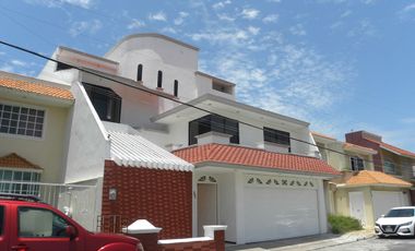 Vendo casa en Fracc.  COSTA DE ORO BOCA DEL RIO.VER.