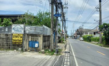 ขายหมู่บ้านร่มไทรวิลล่า(บางโปรง5)รีโนเวทใหม่ทั้งหลัง ต่อเติมเต็มพื้นที่ มี3หลัง Ref. A01230801