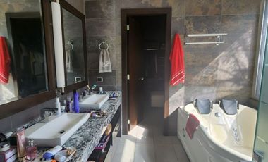 Samborondon, Renta de Lujosa Casa de 3 Dorm. con Piscina y jacuzzi