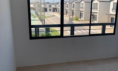 Vendo casa de estreno en Urbanización Los Prados