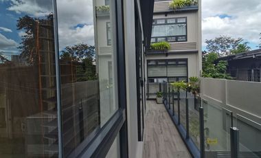 Luxury Mandaluyong Townhouse near Acacia Lane - Shaw Blvd.