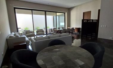 Venta de Casa Amueblada en Colonia del Valle San Pedro Garza Garcia