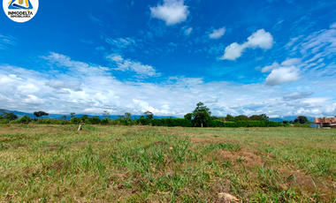 SE VENDE LOTE EN ACAMILLANO