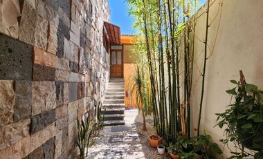 PROPIEDAD PARA AIRBNB, HOSPEDAJE O GIRO TURÍSTICO EN EL CORAZÓN DE BERNAL.
