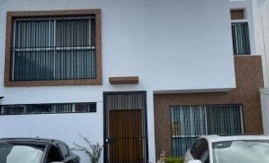 Casa con estudio y 3 recamaras - RENTA, El Mirador
