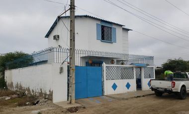 Se vende Casa en Salinas Urb. Puertas del sol