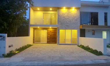 NUEVO PRECIO Excepcional casa en Regatta Puerto Morelos