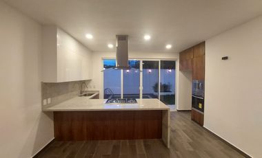 NUEVO PRECIO Excepcional casa en Regatta Puerto Morelos