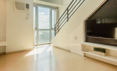 1 Bedroom Loft At Avant BGC with Golf Course view