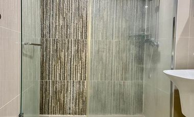 2 BEDROOMS MODERN CONDO FOR RENT INSIDE CLARK!!!