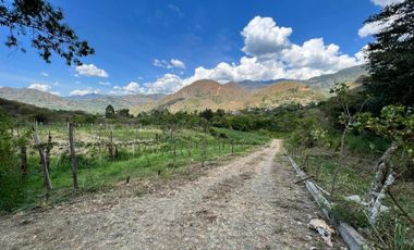 Terreno en venta en Vilcabamba a 7 cuadras del parque central