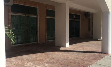 Renta Local Comercial de 50 m² en Centro Playa del Carmen