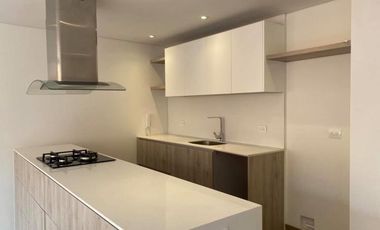 VENTA APARTAMENTO DISEÑO ALVARO GIRALDO CON BUENA ILUMINACIÓN