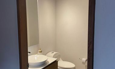 VENTA APARTAMENTO DISEÑO ALVARO GIRALDO CON BUENA ILUMINACIÓN
