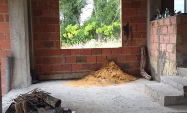 SE VENDE FINCA CON CASAS EN LA CALERA