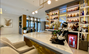 Casa en venta con vista al lago, Laguna Dorada, Km 1.5 Vía a Samborondón.