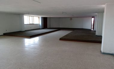 EDIFICIO COMERCIAL EN RENTA, CALLE ISIDRO FABELA EN TOLUCA