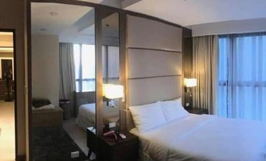 Interiored Unit with Two Bedrooms with Parking, Balcony and Maids Room for Rent in Uptown Ritz- BGC🏢✨