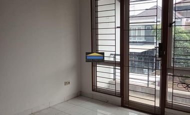 Sewa Rumah Bagus Include AC Split di Kotawisata Cibubur P3.201/23