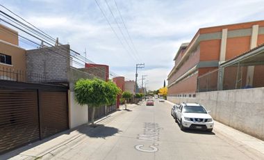 Aprovecha, hermosa casa en remate en la Col. Arboledas Ibarrilla, León, Guanajuato!