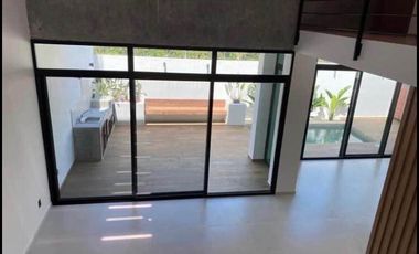 CASA EN RENTA EN BOSQUES DE BAMBU CON PANELES SOLARES