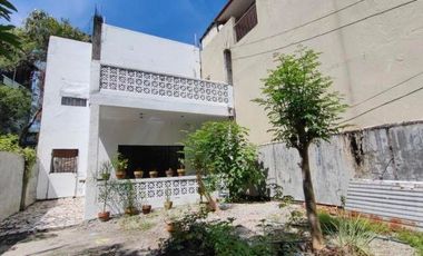 5BR House for Sale at Las Pinas