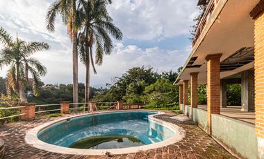 CASA EN EN VENTA EN CUERNAVACA CON ALBERCA