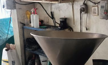 SE VENDE TERRENO CON LOCAL EN LOMAS DE CASABLANCA