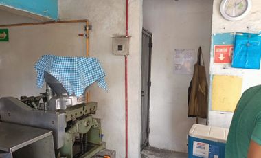 SE VENDE TERRENO CON LOCAL EN LOMAS DE CASABLANCA