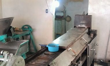 SE VENDE TERRENO CON LOCAL EN LOMAS DE CASABLANCA