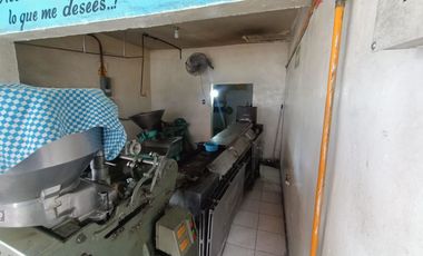 SE VENDE TERRENO CON LOCAL EN LOMAS DE CASABLANCA