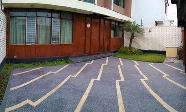 SURCO VENTA CASA * AT: 304.00 M2 *AC: 378.00 M2 - 2 PISOS + AIRES  7 DORM 8 BAÑOS 2 COCHERAS