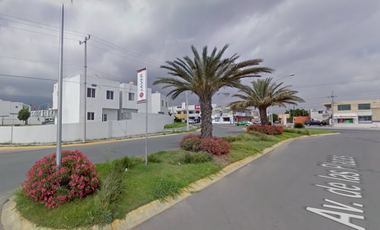 SF-  CASA EN VENTA EN LAS PLAZAS