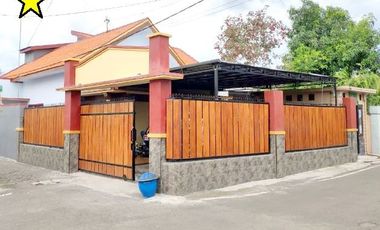 Rumah Hook 2 Lantai Luas 241 di Letjen Sutoyo Lowokwaru Malang
