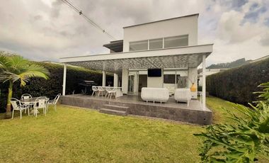 VENTA DE CASA DE 254m2 EN CONJUNTO CERRADO EN LA FLORIDA, MANIZALES CALDAS