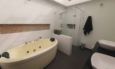 VENTA DE CASA DE 254m2 EN CONJUNTO CERRADO EN LA FLORIDA, MANIZALES CALDAS