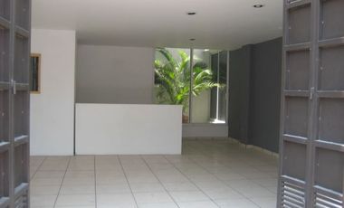 EN VENTA EDIFICIO CON MAGNIFICA UBICACION EN ESQUINA EN CUERNAVACA, MORELOS.