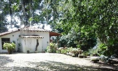 CASA FINCA EN EL POBLADO SAN LUCAS EN EXCELENTE UBICACIÓN