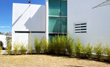 Hermosa Residencia en juriquilla Venta