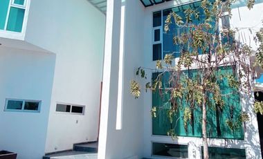 Hermosa Residencia en juriquilla Venta