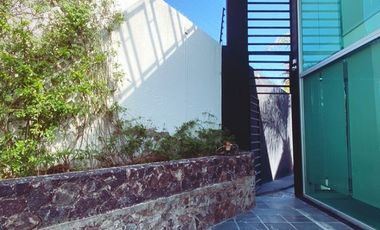 Hermosa Residencia en juriquilla Venta