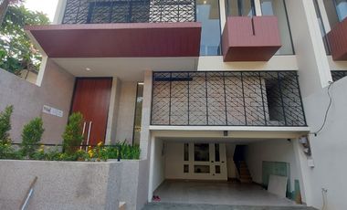 Rumah Baru Mewah Modern Siap Huni Area Kemang Jakarta Selatan