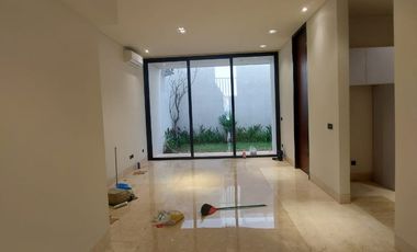 Rumah Baru Mewah Modern Siap Huni Area Kemang Jakarta Selatan