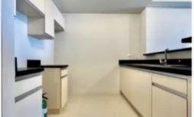 KROMA TOWER CORNER 2BR with VIEWS OF MAKATI AND ORTIGAS