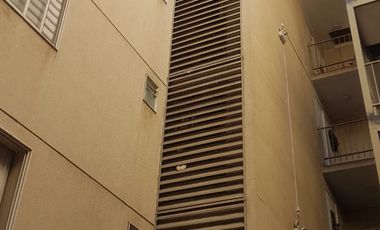 depto 3 Dormitorios, 2 baños piso 5 sin asensor, terraza, buena conectividad