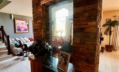 Hermosa casa con amplio jardín