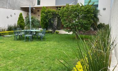 Hermosa casa con amplio jardín