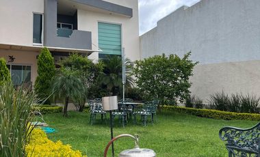 Hermosa casa con amplio jardín