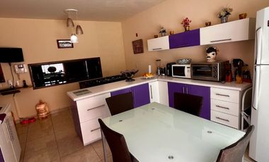 Hermosa casa con amplio jardín