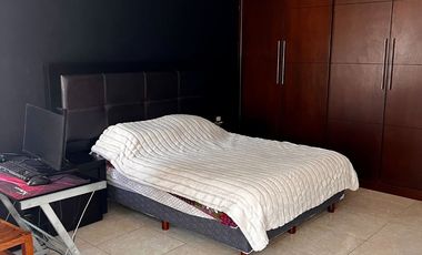 Hermosa casa con amplio jardín